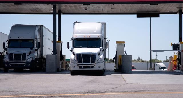 Reducing Truck Idling and Increasing Fuel Efficiency With the Right Fleet Management Technology