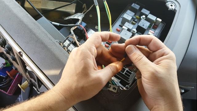 FMS - Mack: Installing 2-Pin Engine Data Connections
