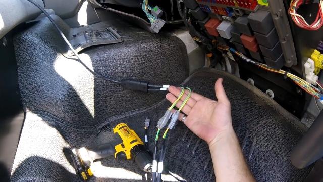 FMS - Peterbilt 220: Installing 2-Pin Engine Data Connections