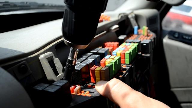 FMS - International ProStar: Installing Power Connections