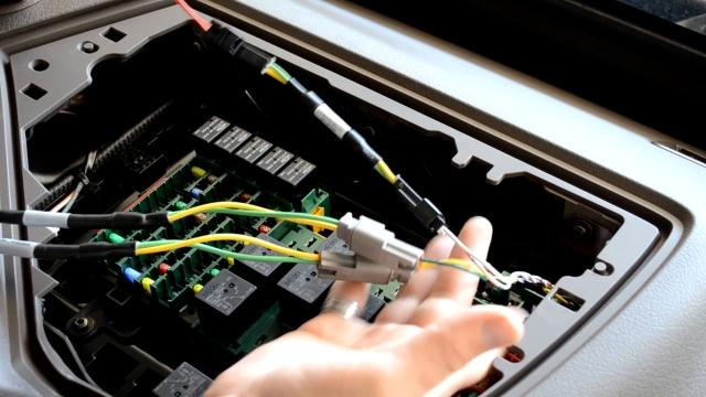 FMS - Volvo VN: Installing 2-Pin Engine Data Connections